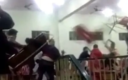 Dhanbad Drama: शादी कर लौटे प्रेमी जोड़े पर थाने में भिड़े परिवार, दिनभर चला हंगामा