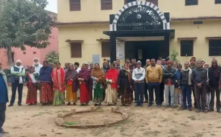 Nawada: महिला महाविद्यालय में सेवानिवृत्त शिक्षक के निधन पर श्रद्धांजलि सभा, शोक की लहर