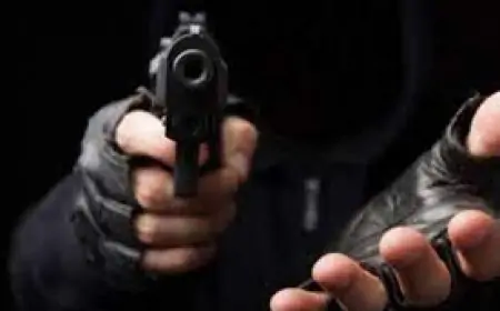 Gumla Robbery: कारोबारी के घर में हथियारबंद लूट, नकद और जेवरात लेकर हुए फरार!