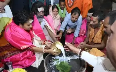 Deoghar Visit: मुख्यमंत्री हेमंत सोरेन ने बाबा बैद्यनाथ के दरबार में किया जलाभिषेक