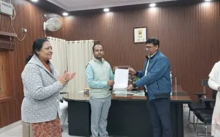Nawada: महिला सशक्तिकरण के लिए बड़ा कदम, डीएम ने चयनित अभ्यर्थियों को दिया नियुक्ति पत्र