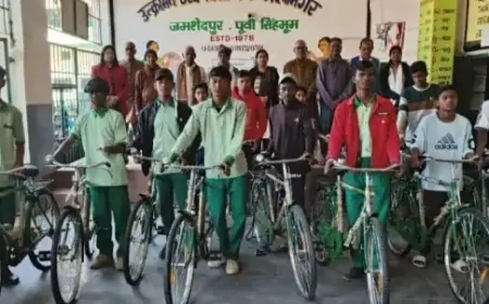 Jamshedpur Bicycle Distribution : साइकिल पाकर छात्रों ने जताया सरकार का आभार, जानें पूरा मामला!