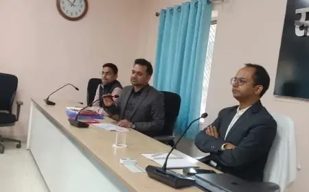Nawada Government Schemes : पंचायत राज विभाग की योजनाओं की समीक्षा में जिलाधिकारी ने दिए कड़े निर्देश, योजनाओं को जल्द पूरा करने की मांग