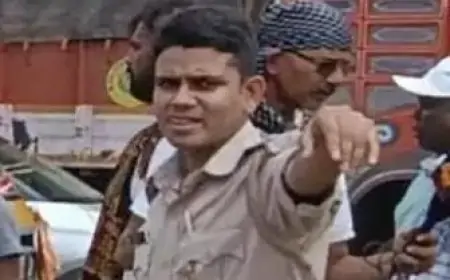 Saraikela Thana Incharge Suspended: थाना प्रभारी का निलंबन, बगैर अनुमति वीवीआईपी एस्कॉर्ट करने का आरोप