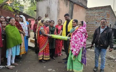 Parsuadih Water Crisis: जिला परिषद सदस्य ने निजी खर्च पर सुलझाई समस्या, स्थानीय लोग हुए खुश
