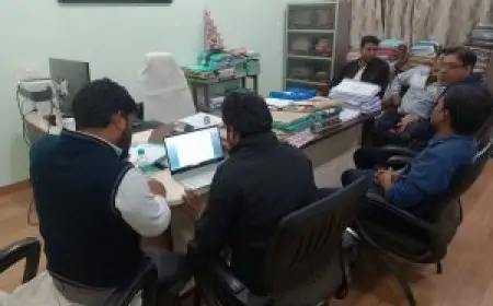 Dhanbad Attack: अवैध बालू कारोबारियों की दबंगई, खनन विभाग पर दिनदहाड़े हमला