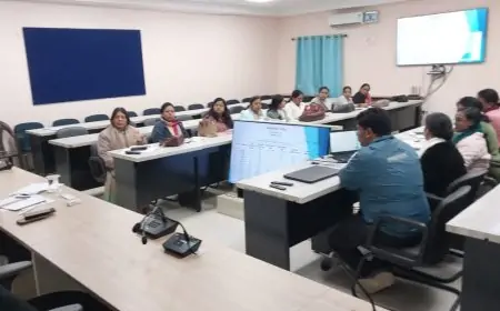 Nawada Review: नवादा में डीएम ने आंगनबाड़ी केंद्रों की जांच को बताया प्राथमिकता, योजनाओं की मासिक समीक्षा