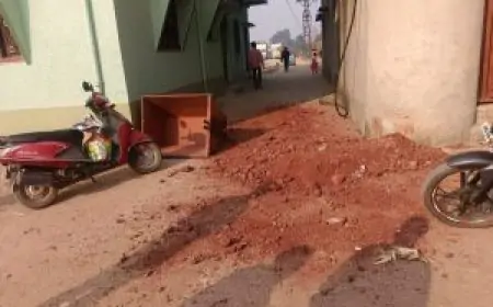 Lohardaga में बड़ा हादसा टल गया! बॉक्साइट से भरी ट्रॉली गिरने से बची कई जिंदगियाँ!
