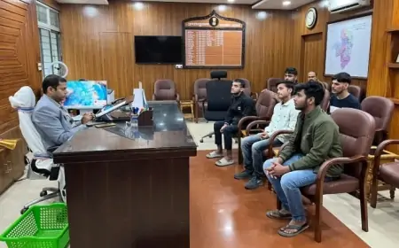 Adityapur Hostel Controversy: प्रिंसिपल पर गंभीर आरोप, छात्रों को बताया आतंकवादी