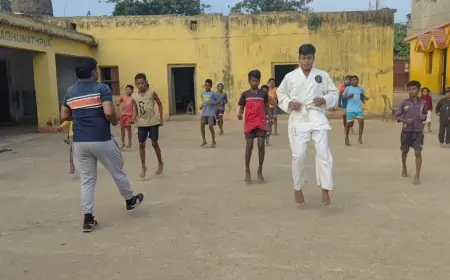 Neemdiha Training: बच्चों को मिल रहा आत्मरक्षा का अनोखा प्रशिक्षण, जानें कैसे बदल रही है जिंदगी