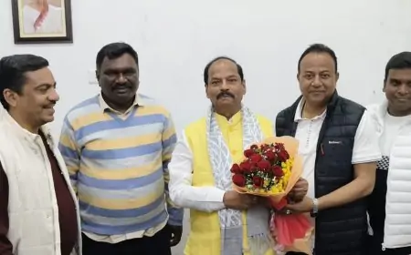 Jamshedpur News: पूर्व राज्यपाल रघुवर दास का स्वागत, राजनीति में वापसी के संकेत