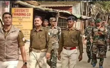 Saraikela Patrol: नव वर्ष पर पुलिस की पैदल गश्त, शांति बनाए रखने के लिए क्या हैं कड़े निर्देश?