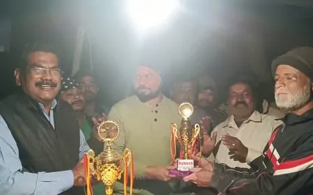 Saraikela carrom tournament: कैरम टूर्नामेंट का रोमांच, इश्तियाक अहमद ने दिखाया दम