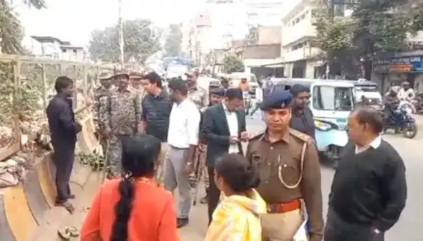 Jamshedpur Drive: मानगो डिमना रोड पर नगर निगम का बड़ा एक्शन, अतिक्रमण हटाने की मुहिम तेज