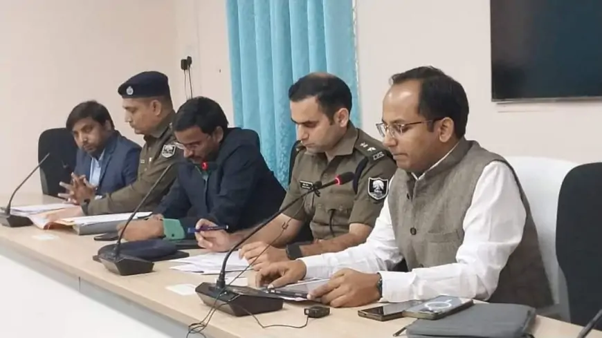 Nawada: पैक्स निर्वाचन 2024 – मतदान को शांतिपूर्ण और निष्पक्ष बनाने के लिए डीएम-एसपी का सख्त आदेश