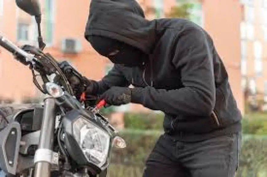 Jamshedpur Bike Theft: बढ़ती चोरियों से दहशत में लोग, उलीडीह से एक और बाइक गायब