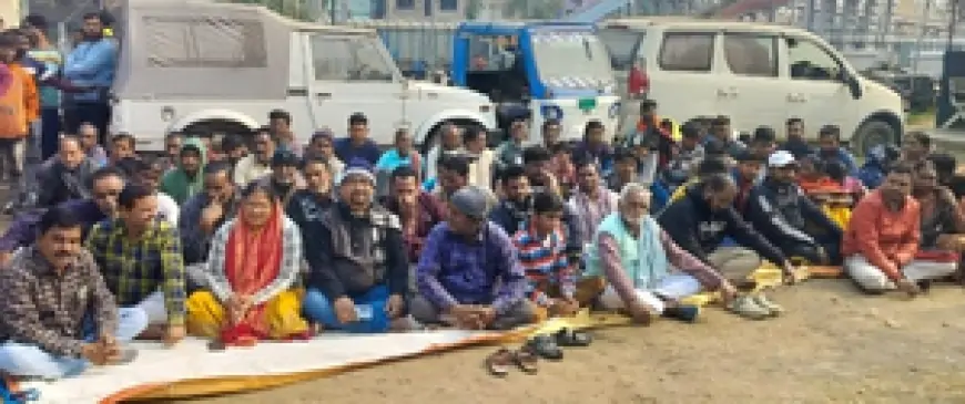 Sahibganj Protest: कारोबारी की हत्या के विरोध में स्थानीय लोगों का गुस्सा फूटा, धरना जारी