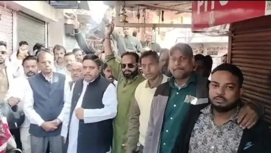 Jamshedpur Traders Protest : जमशेदपुर प्रदर्शन जारी: मानगो हाट बाजार हटाने के फैसले से कारोबारियों में आक्रोश