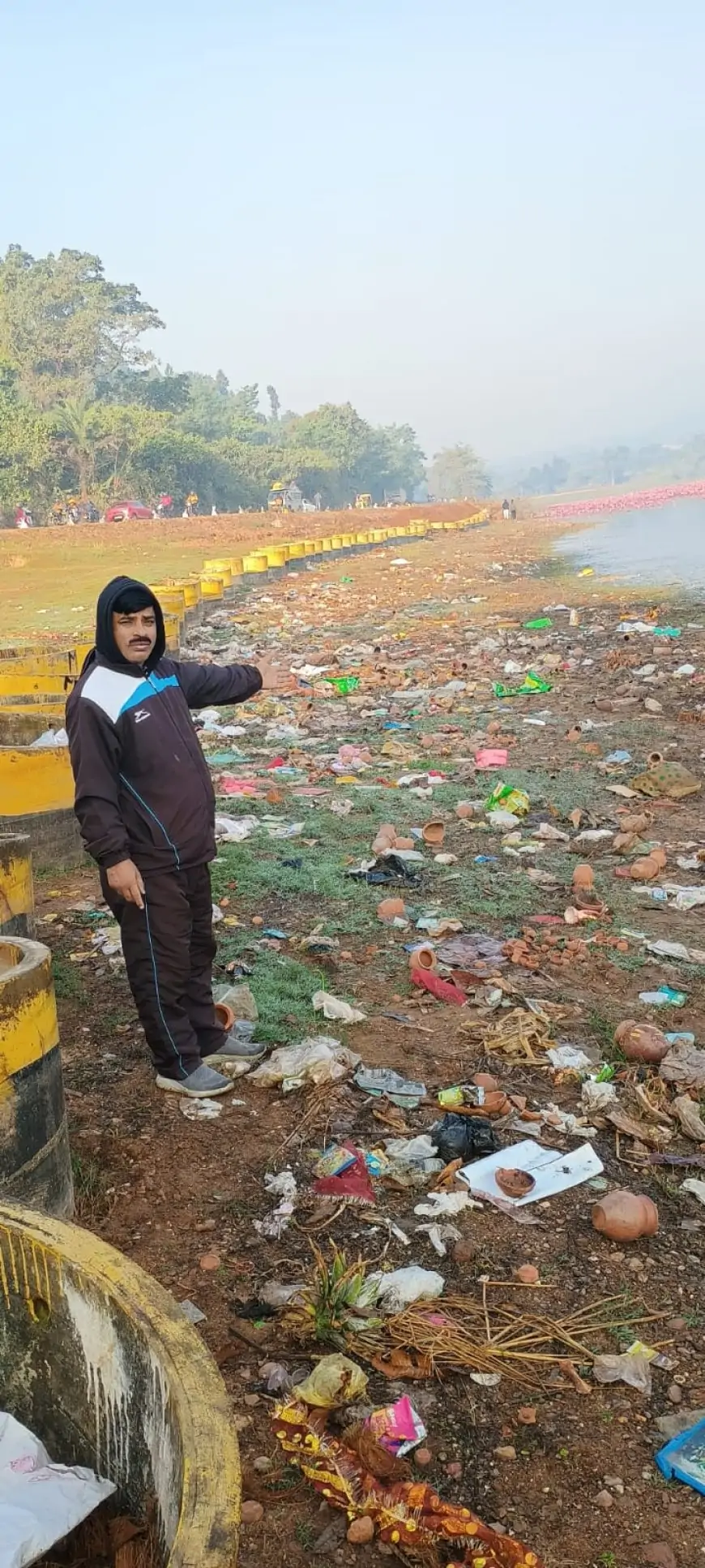 Dimna Lake Pollution: मूर्ति विसर्जन के बाद डिमना लेक में गंदगी, क्या ये खूबसूरत स्थल फिर से अपनी खोई हुई शुद्धता पा सकेगा?