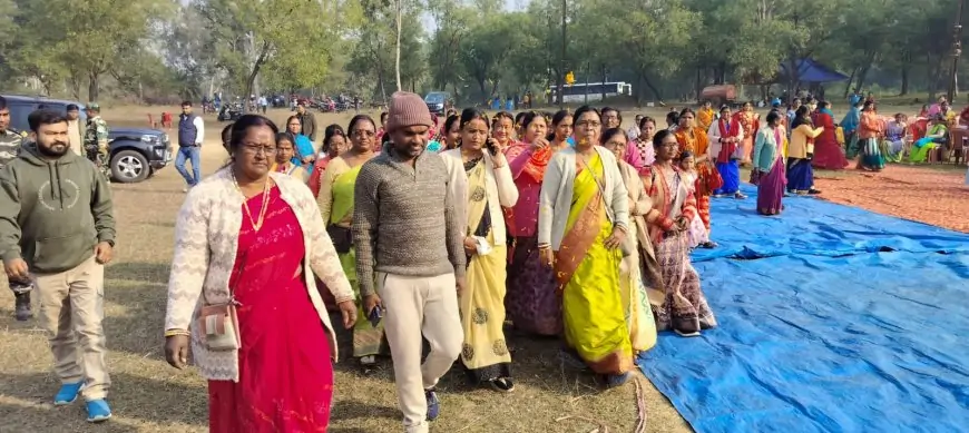 Potka Anganwadi Meeting: आंगनबाड़ी सेविका/सहायिका संघ का शानदार वनभोज और मिलन समारोह, विधायक ने किया सम्मान