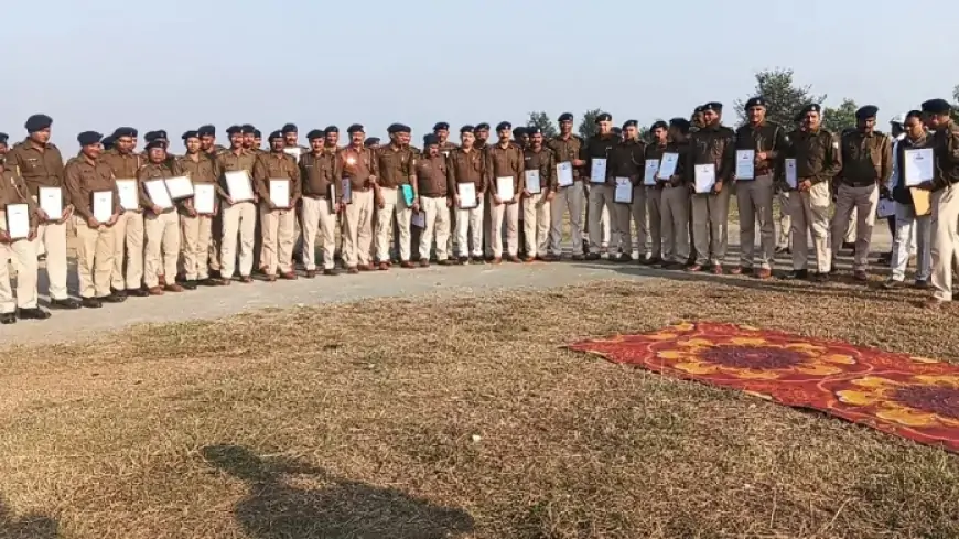 Police Award Ceremony: Saraikela में पुलिस सम्मान समारोह, 2024 विधानसभा चुनाव को लेकर पुलिसकर्मियों को मिला सम्मान!