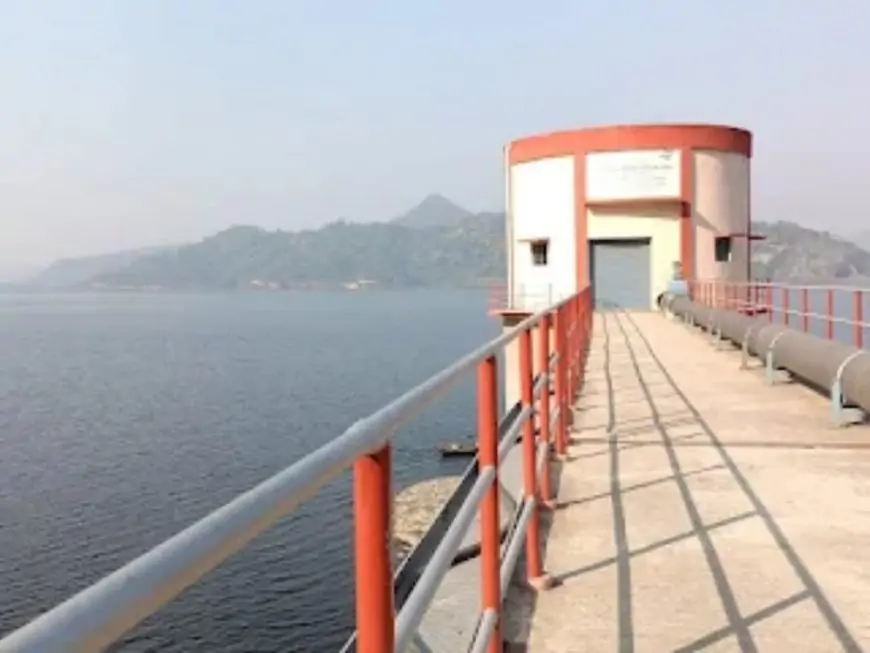 Nawada dam: फुलवरिया डैम पर नए साल पर पिकनिक मनाने पहुंचते हैं सैलानी, सौंदर्यीकरण की उम्मीदें अब भी बाकी