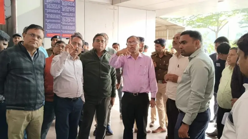 Chakradharpur DRM Tarun Huria Inspects Tatanagar : चक्रधरपुर डीआरएम तरुण हुरिया ने किया टाटानगर का निरीक्षण, सुरक्षा और सुविधाओं पर जोर