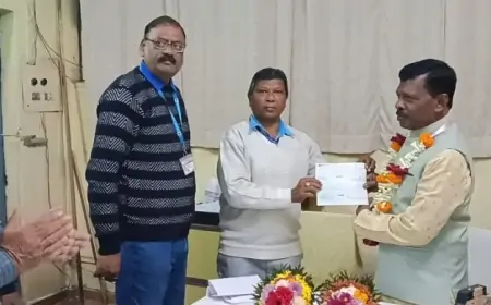 Jamshedpur Ucil: यूसिल के चीफ टाइम कीपर मंगल सिंह हुए सेवानिवृत, कर्मचारियों ने की सादगी और ईमानदारी की सराहना