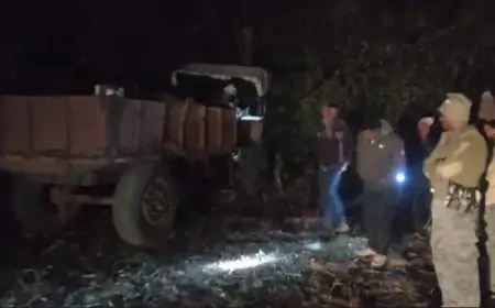 Illegal Sand Transport: चाकुलिया में अवैध बालू ढुलाई पर प्रशासन की सख्ती, दो ट्रैक्टर पकड़े!