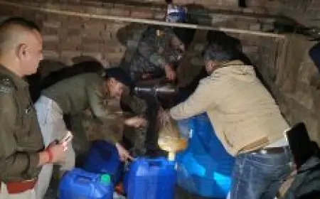 Fake liquor factory: नकली शराब फैक्ट्री का भंडाफोड़, 20 लाख की अवैध शराब जब्त