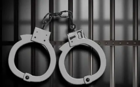 Dhanbad Bribery: BCCL क्लर्क घूस लेते रंगे हाथ गिरफ्तार!
