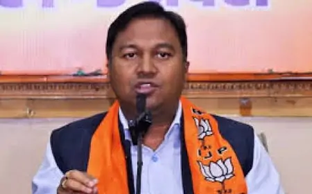 Ranchi Birth Certificate Controversy : आईएएस अफसर के बेटे के तीन जन्म प्रमाण पत्रों पर उठे सवाल, भाजपा ने पूछा 4 अहम सवाल