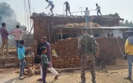 Dhanbad Fire Incidents: दो अलग-अलग जगहों पर आग से लाखों का नुकसान, ग्रामीणों में गुस्सा