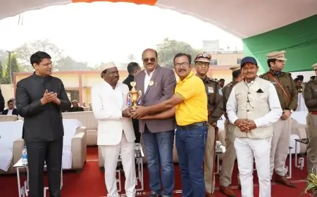 Jamshedpur Flag Hoisting: गणतंत्र दिवस पर सिविल डिफेंस कार्यालय में ध्वजारोहण, जानें खास बातें