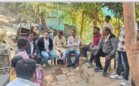 Jamshedpur Accident: झामुमो नेता कुणाल सारंगी ने पीड़ित परिवारों से की मुलाकात, मुआवजे की मांग