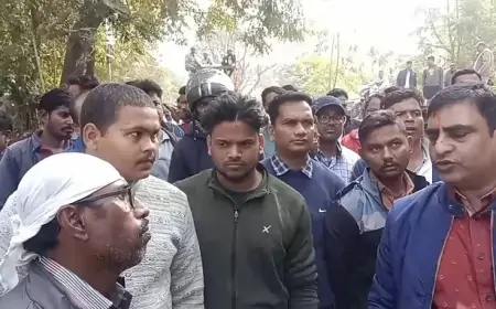 Jamshedpur Protest: बिरसानगर में ट्रांसफॉर्मर लगाने पहुंचे बिजली विभाग की टीम का विरोध, जानें क्या है वजह?