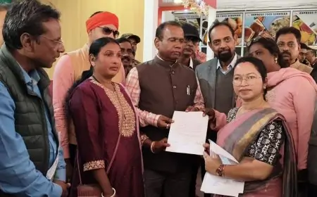 Jamshedpur Village: करनडीह ग्राम पंचायत ने पुनर्वास की मांग को लेकर प्रशासन से लगाई गुहार, बच्चों के भविष्य को बचाने की अपील!