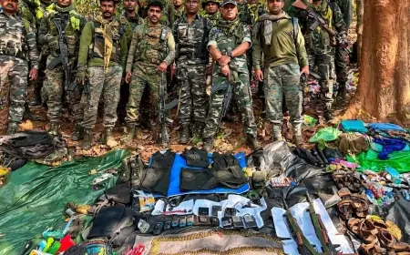 Jharkhand Security  Operation : सुरक्षाबलों का जंगल में बड़ा ऑपरेशन, मिला भारी मात्रा में सामान!