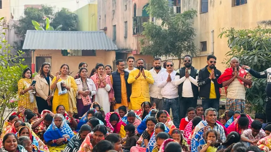 Baradwari Blanket Distribution: बाराद्वारी में कंबल वितरण, सनातन उत्सव समिति की सेवा भावना का अद्भुत उदाहरण