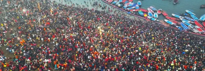 Prayagraj Kumbh – संगम तट पर भक्तों का जनसैलाब, 1 करोड़ श्रद्धालुओं के पहुंचने का अनुमान!