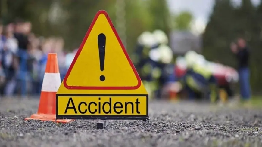 Gumla Accident: सड़क पर तेज रफ्तार ने ली दो छात्रों की जान, तीन गंभीर घायल