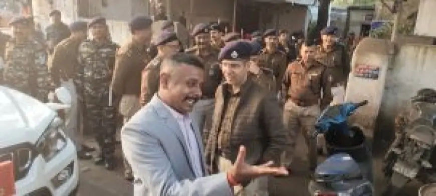 Dhanbad Action: खरखरी में पुलिस की बड़ी कार्रवाई, आरोपियों पर शिकंजा कसा