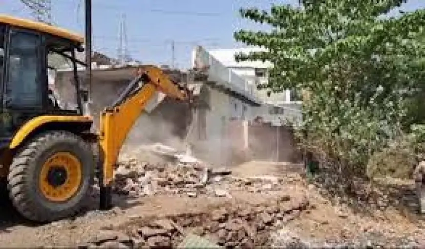 Dhanbad Bulldozer Action: 200 घर होंगे खाली, जानिए इसके पीछे की पूरी कहानी