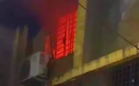 Jamshedpur Fire: धातकीडीह में शॉर्ट सर्किट से लगी भीषण आग, लाखों का सामान जलकर राख