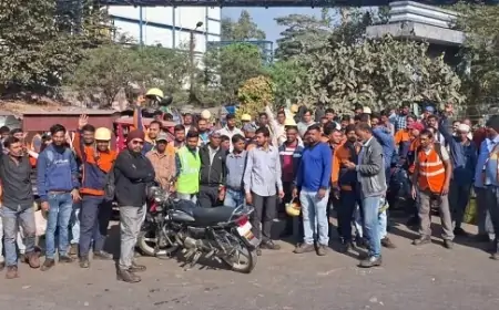 Tata Steel Strike: टाटा स्टील ठेका कर्मचारियों ने गेट पर किया हंगामा, जानिए क्या है पूरा मामला!