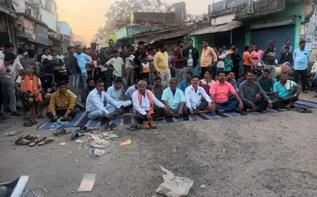 Jamshedpur Protest: बारीगोड़ा में रंगदारी को लेकर दुकानदारों का फूटा गुस्सा, सड़क पर उतरे व्यापारी!