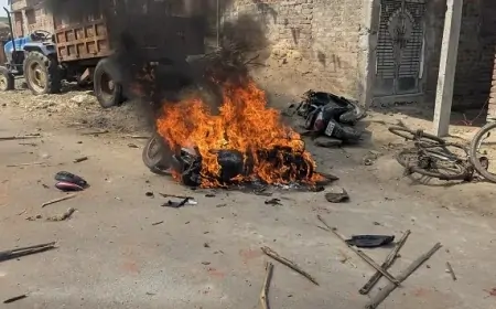 Jharkhand Violence: शिवरात्रि के झंडे को लेकर बवाल, पत्थरबाजी और आगजनी से सहमा हजारीबाग!