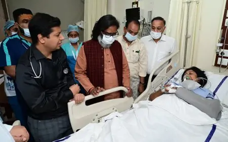 Ranchi Concern: मुख्यमंत्री हेमंत सोरेन पहुंचे अस्पताल, सांसद महुआ माजी से की मुलाकात!