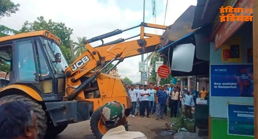 Chakradharpur Bulldozer : शहर में गरजा बुलडोजर, दुकानदारों में मचा हड़कंप!