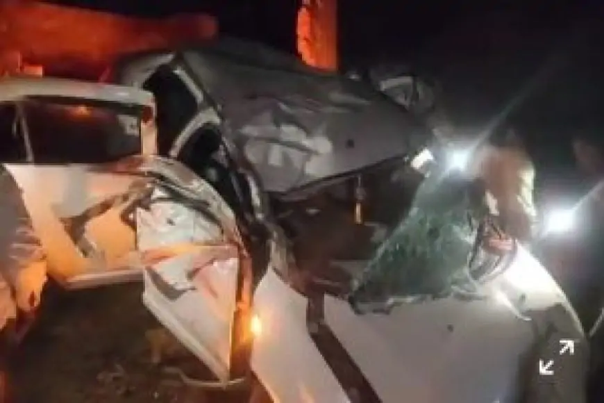 Giridih Accident: गिरिडीह में भीषण सड़क हादसा! तेज रफ्तार कार बिजली के खंभे से टकराई, एक की मौत, दो घायल